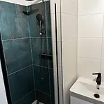 V Rezidencni Ctvrti Prahy 6 Appartamento *