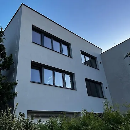 V Rezidencni Ctvrti Prahy 6 Prague